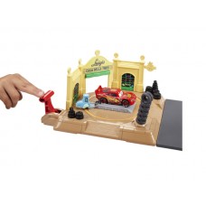 Игровой набор Шиномонтаж Cars Disney BDF62