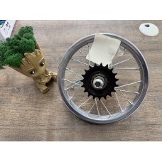 Колесо 12" заднее голое хром со втулкой Stels Колесо 12" заднее голое хром со втулкой Stels